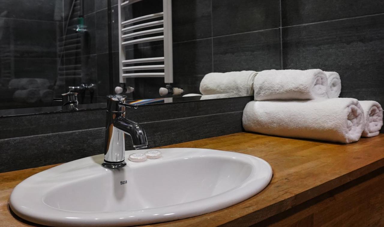 Hotel Stancia Kazbegi - City Center Eksteriør billede