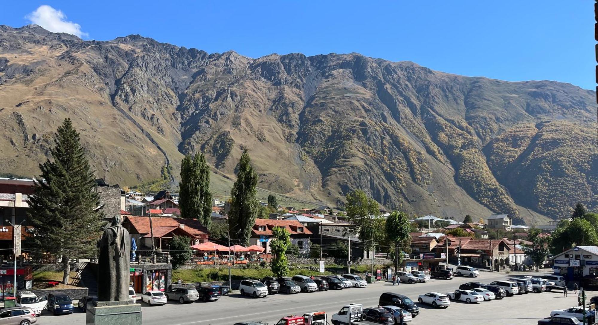 Hotel Stancia Kazbegi - City Center Eksteriør billede