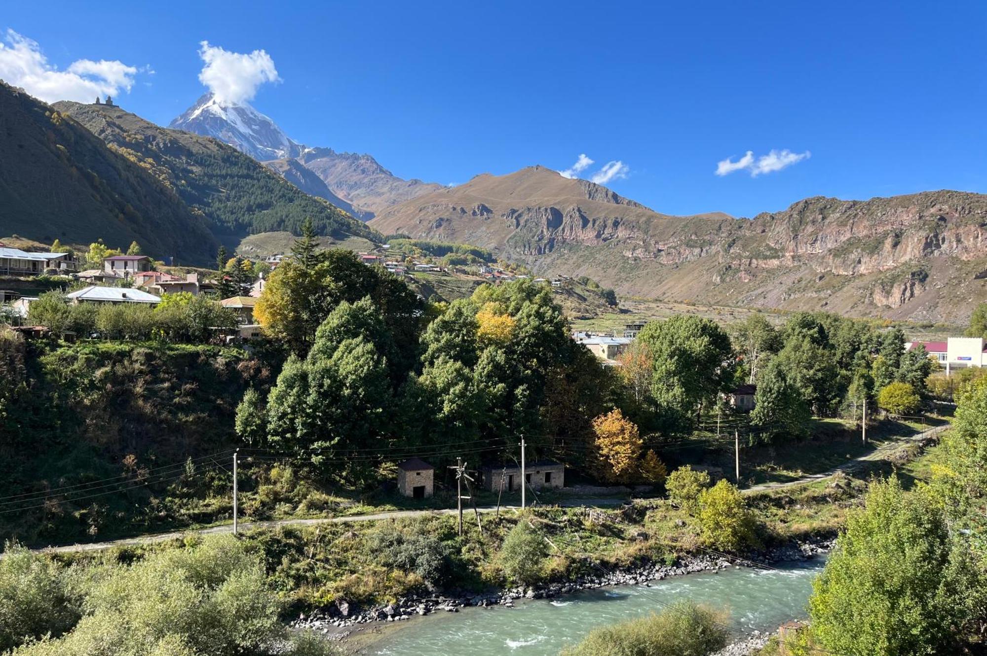 Hotel Stancia Kazbegi - City Center Eksteriør billede