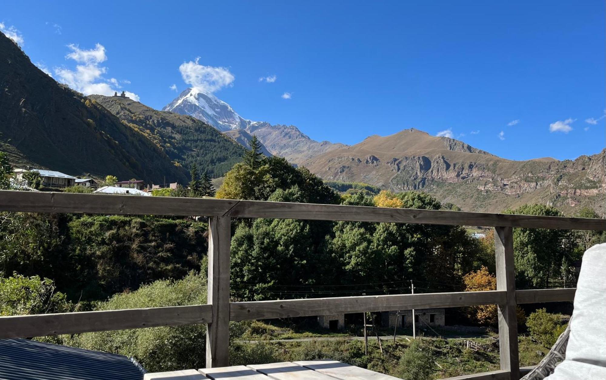 Hotel Stancia Kazbegi - City Center Eksteriør billede