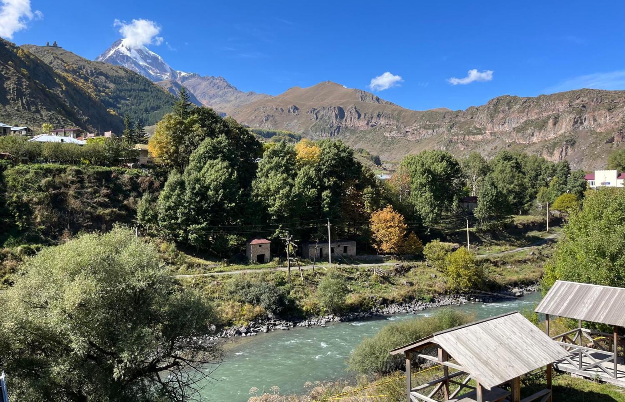 Hotel Stancia Kazbegi - City Center Eksteriør billede